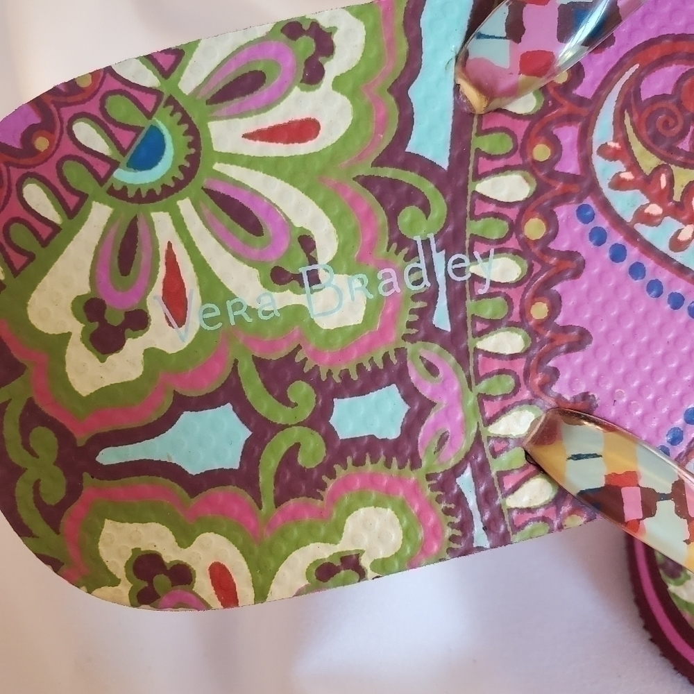 Vera Bradley Resort Medallion Flip Flops sz 7-8 - Picture 8 of 10